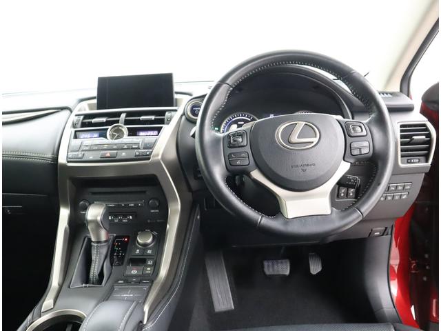 NX NX300h バージョンL プリクラッシュセーフティシステム ヘッドアップディスプレイ 三眼LEDヘッドランプ(ロー・ハイビーム)&LEDフロントターンシグナルランプ AHB LDA クリアラスソナー パノラミックビューモニター(17枚目)