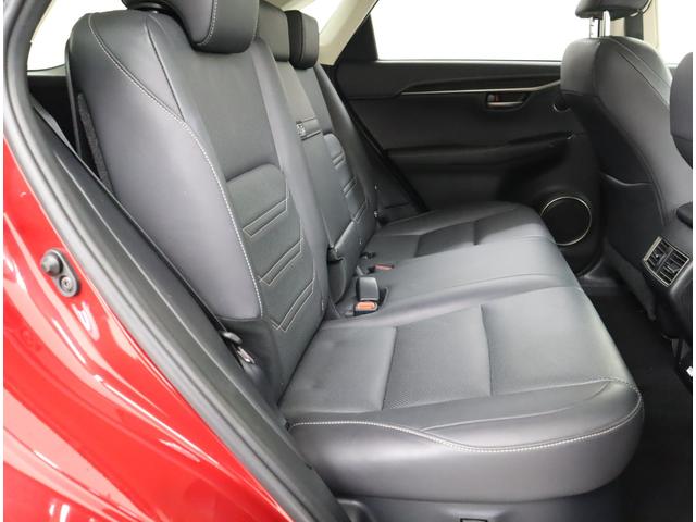 NX NX300h バージョンL プリクラッシュセーフティシステム ヘッドアップディスプレイ 三眼LEDヘッドランプ(ロー・ハイビーム)&LEDフロントターンシグナルランプ AHB LDA クリアラスソナー パノラミックビューモニター(21枚目)