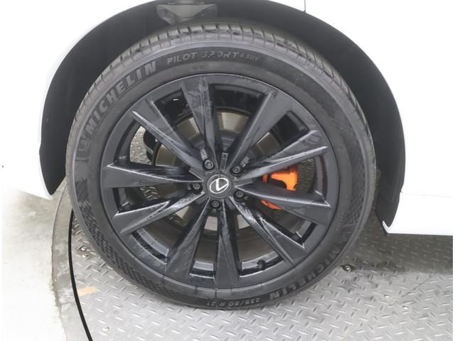 RX RX500h Fスポーツパフォーマンス 非認定中古車Fsport Per.FSPORT専用オレンジブレーキキャリパー(フロントLEXUSロゴ)ルーフレール輻射ヒーター(運転席・助手席)パノラマルーフチルト&アウタースライド式)ラゲージマット(43枚目)