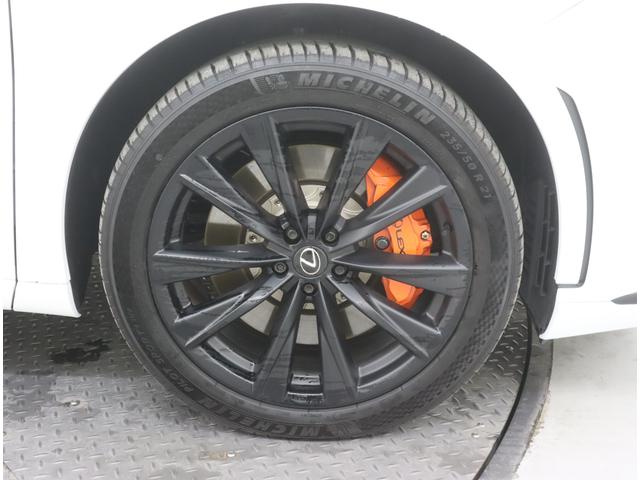 RX RX500h Fスポーツパフォーマンス 非認定中古車Fsport Per.FSPORT専用オレンジブレーキキャリパー(フロントLEXUSロゴ)ルーフレール輻射ヒーター(運転席・助手席)パノラマルーフチルト&アウタースライド式)ラゲージマット(44枚目)