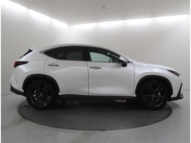 ＮＸ ＮＸ２５０　バージョンＬ　認定中古車　マークレビンソンプレミアムサラウンドサウンドシステム　ムーンルーフ（チルト＆スライド式）　デジタルインナーミラー　ドライブレコーダー（前後方型）　ナンバーフレーム　ホイールロックボルト（6枚目）