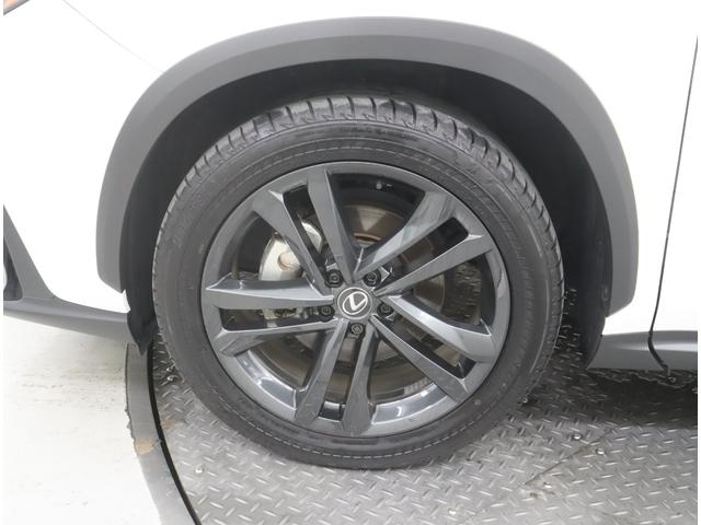 ＮＸ ＮＸ２５０　バージョンＬ　認定中古車　マークレビンソンプレミアムサラウンドサウンドシステム　ムーンルーフ（チルト＆スライド式）　デジタルインナーミラー　ドライブレコーダー（前後方型）　ナンバーフレーム　ホイールロックボルト（49枚目）