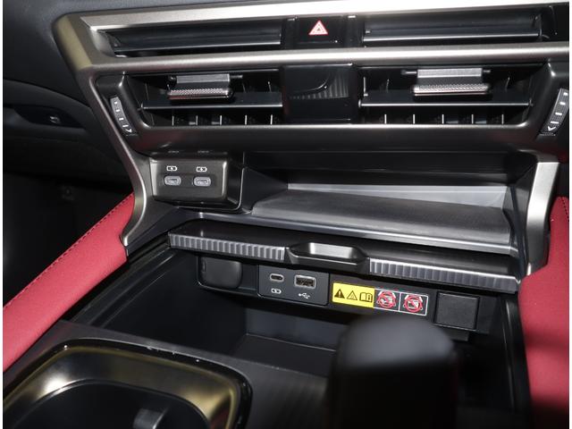 �^�]�E����ȂœƗ��������x�ݒ�̂ł���A�I�[�g�G�A�[�R���f�B�V���i�[�B�ԕ������@�\�A�C�I�������@�\�𑕔����A���������K�Ȋ��ɕۂ��܂��B