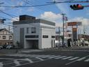 【レクサス認定中古車専門店舗】国道171号線沿い粟生新家交差点にレクサスCPO箕面がございます。