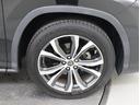 235/55R2タイヤを装備しています