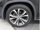 235/55R2タイヤを装備しています