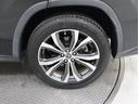235/55R2タイヤを装備しています