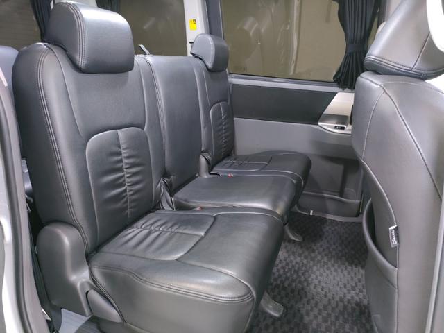 ヴォクシー ＺＳ　煌　禁煙車　リアカーテン６枚　マナレイスポーツ１８インチアルミホイール　社外サスペンション＆ショックアブソーバー　両側電動スライドドア　スマートキー　シートカバー　前後ドラレコ　ＬＥＤルームランプ（11枚目）