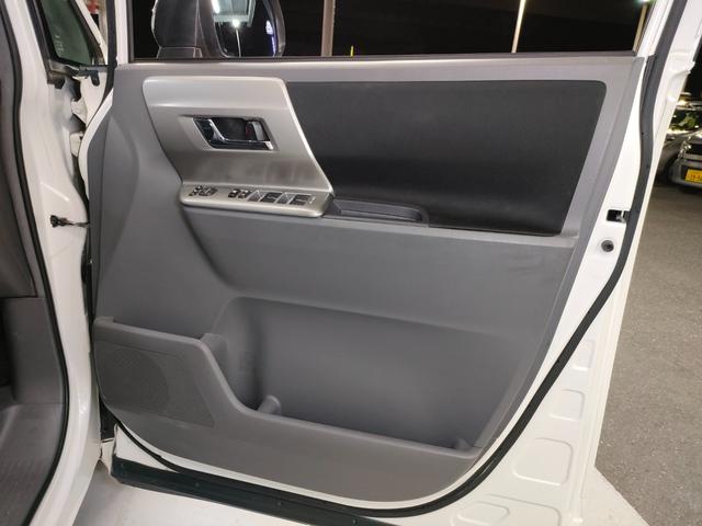 ヴォクシー ＺＳ　煌　禁煙車　リアカーテン６枚　マナレイスポーツ１８インチアルミホイール　社外サスペンション＆ショックアブソーバー　両側電動スライドドア　スマートキー　シートカバー　前後ドラレコ　ＬＥＤルームランプ（53枚目）