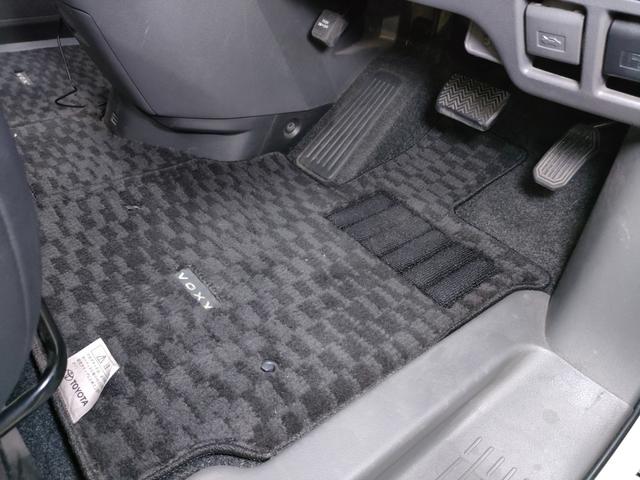 ヴォクシー ＺＳ　煌　禁煙車　リアカーテン６枚　マナレイスポーツ１８インチアルミホイール　社外サスペンション＆ショックアブソーバー　両側電動スライドドア　スマートキー　シートカバー　前後ドラレコ　ＬＥＤルームランプ（57枚目）