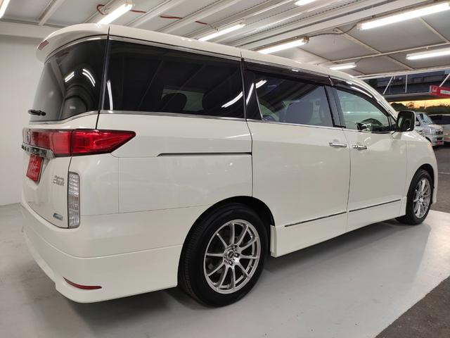 エルグランド ３５０ハイウェイスタープレミアム　禁煙車　屋内保管車　本革シート　両側電動スライドドア　パワーバックドア　アルパインフリップダウンモニター　スマートキー２個　社外アルミホイール　ＡＤＶＡＮｄｂＶ５５２　アルパインカーナビ　バックカメラ（14枚目）