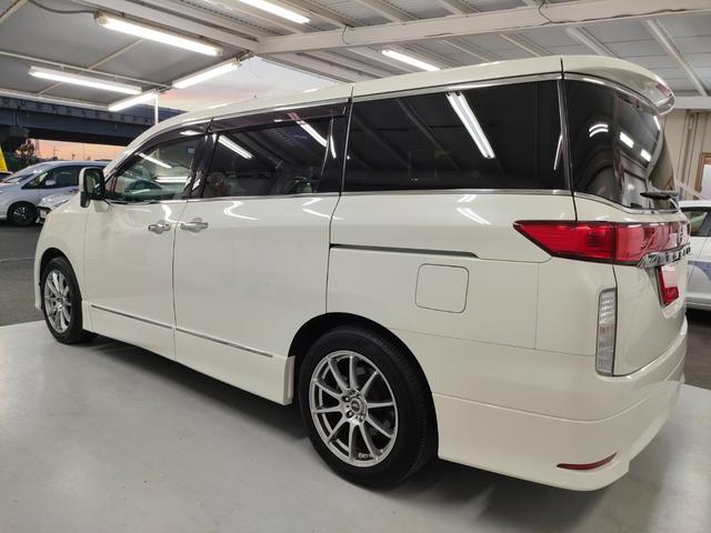 エルグランド ３５０ハイウェイスタープレミアム　禁煙車　屋内保管車　本革シート　両側電動スライドドア　パワーバックドア　アルパインフリップダウンモニター　スマートキー２個　社外アルミホイール　ＡＤＶＡＮｄｂＶ５５２　アルパインカーナビ　バックカメラ（16枚目）