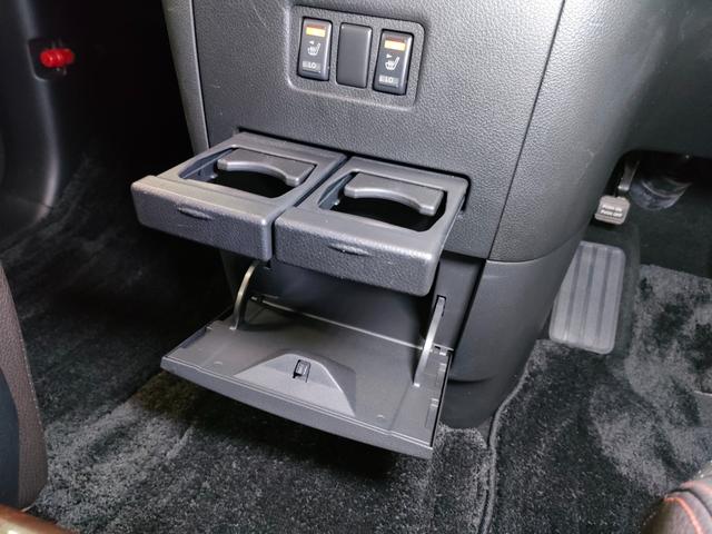 エルグランド ３５０ハイウェイスタープレミアム　禁煙車　屋内保管車　本革シート　両側電動スライドドア　パワーバックドア　アルパインフリップダウンモニター　スマートキー２個　社外アルミホイール　ＡＤＶＡＮｄｂＶ５５２　アルパインカーナビ　バックカメラ（36枚目）