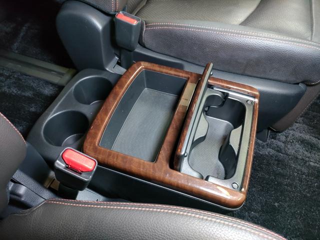 エルグランド ３５０ハイウェイスタープレミアム　禁煙車　屋内保管車　本革シート　両側電動スライドドア　パワーバックドア　アルパインフリップダウンモニター　スマートキー２個　社外アルミホイール　ＡＤＶＡＮｄｂＶ５５２　アルパインカーナビ　バックカメラ（37枚目）