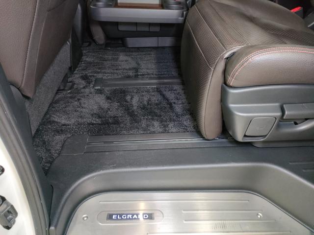 エルグランド ３５０ハイウェイスタープレミアム　禁煙車　屋内保管車　本革シート　両側電動スライドドア　パワーバックドア　アルパインフリップダウンモニター　スマートキー２個　社外アルミホイール　ＡＤＶＡＮｄｂＶ５５２　アルパインカーナビ　バックカメラ（59枚目）