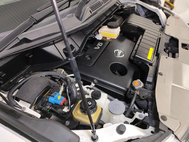 エルグランド ３５０ハイウェイスタープレミアム　禁煙車　屋内保管車　本革シート　両側電動スライドドア　パワーバックドア　アルパインフリップダウンモニター　スマートキー２個　社外アルミホイール　ＡＤＶＡＮｄｂＶ５５２　アルパインカーナビ　バックカメラ（67枚目）