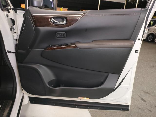 エルグランド ３５０ハイウェイスタープレミアム　禁煙車　屋内保管車　本革シート　両側電動スライドドア　パワーバックドア　アルパインフリップダウンモニター　スマートキー２個　社外アルミホイール　ＡＤＶＡＮｄｂＶ５５２　アルパインカーナビ　バックカメラ（69枚目）