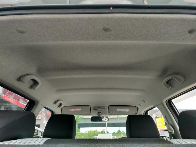 スイフト １．３ＸＧ　リミテッド　禁煙車　特別仕様車　５速マニュアルミッション　本革巻きステアリング　スマートキー　オートエアコン　社外シフトノブ　純正フロアマット　純正ドアバイザー　Ｗエアバッグ　ＡＢＳ　ヘアラインアルミ調オーディオ（11枚目）
