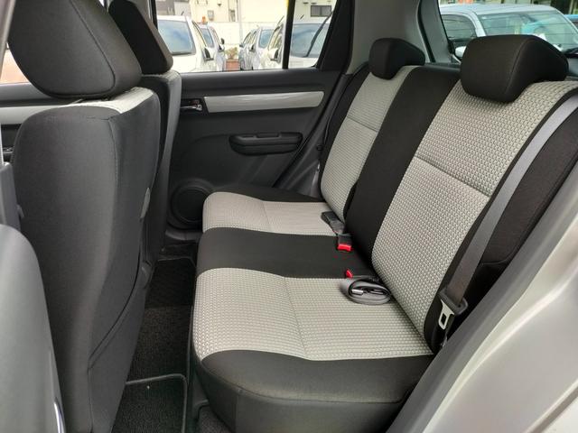 スイフト １．３ＸＧ　リミテッド　禁煙車　特別仕様車　５速マニュアルミッション　本革巻きステアリング　スマートキー　オートエアコン　社外シフトノブ　純正フロアマット　純正ドアバイザー　Ｗエアバッグ　ＡＢＳ　ヘアラインアルミ調オーディオ（14枚目）