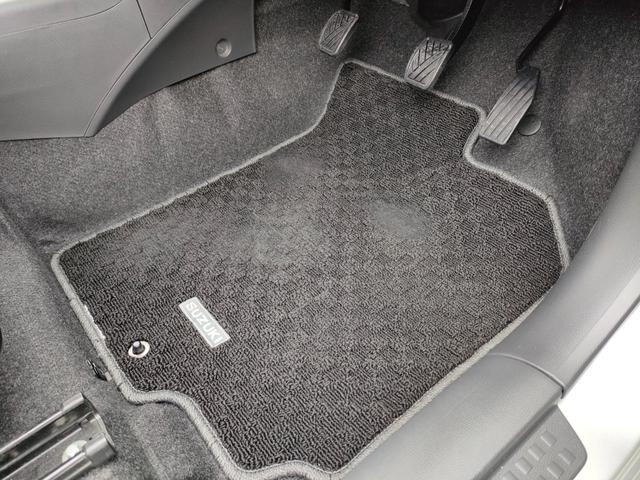 スイフト １．３ＸＧ　リミテッド　禁煙車　特別仕様車　５速マニュアルミッション　本革巻きステアリング　スマートキー　オートエアコン　社外シフトノブ　純正フロアマット　純正ドアバイザー　Ｗエアバッグ　ＡＢＳ　ヘアラインアルミ調オーディオ（37枚目）