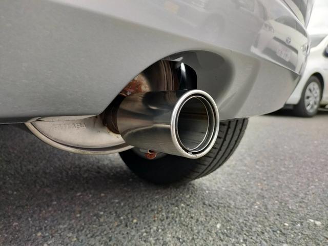 スイフト １．３ＸＧ　リミテッド　禁煙車　特別仕様車　５速マニュアルミッション　本革巻きステアリング　スマートキー　オートエアコン　社外シフトノブ　純正フロアマット　純正ドアバイザー　Ｗエアバッグ　ＡＢＳ　ヘアラインアルミ調オーディオ（41枚目）