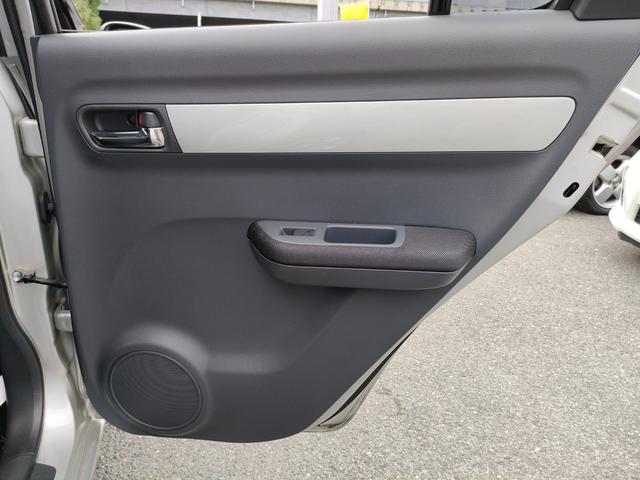 スイフト １．３ＸＧ　リミテッド　禁煙車　特別仕様車　５速マニュアルミッション　本革巻きステアリング　スマートキー　オートエアコン　社外シフトノブ　純正フロアマット　純正ドアバイザー　Ｗエアバッグ　ＡＢＳ　ヘアラインアルミ調オーディオ（44枚目）