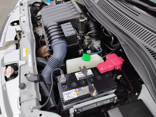 スイフト １．３ＸＧ　リミテッド　禁煙車　特別仕様車　５速マニュアルミッション　本革巻きステアリング　スマートキー　オートエアコン　社外シフトノブ　純正フロアマット　純正ドアバイザー　Ｗエアバッグ　ＡＢＳ　ヘアラインアルミ調オーディオ（55枚目）