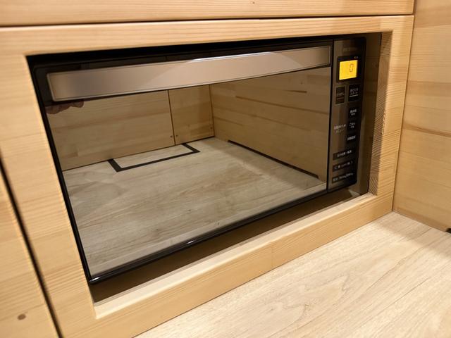 ハイエースバン 　キャンピングカー　バンライフ　総板張り　全面断熱　８００Ｗソーラー　キャリア　家庭用エアコン　シャワー　リン酸鉄リチウムイオンバッテリー６００Ａｈ　ダブルベッド　冷蔵庫　シンク（23枚目）