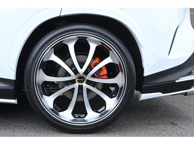 ＮＸ ＮＸ３５０ｈ　Ｆスポーツ　ＺＥＵＳコンプリートカー・エアロ３点（Ｆ／Ｓ／Ｒ）・デイライト・デイライトガーニッシュ・ダウンサス・リアゲートスポイラー・２２インチアルミホイール・４本出しマフラー（8枚目）