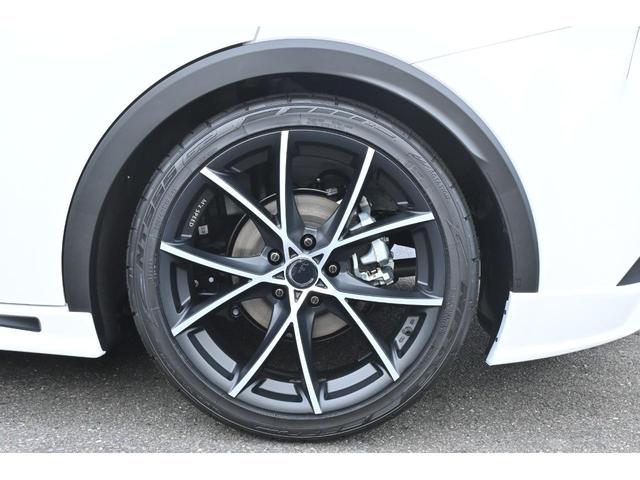 プリウス Ｘ　ＺＥＵＳコンプリートカーエアロ３点（Ｆ・Ｓ／Ｒ）・フロントグリル・１８インチアルミホイール・ダウンサス・８インチディスプレイオーディオ・ＥＴＣ２．０車載器・ブラインドスポットモニター（8枚目）
