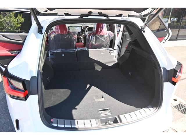 ＮＸ ＮＸ３５０ｈ　Ｆスポーツ　ＺＥＵＳコンプリートカーエアロ３点（Ｆ・Ｓ・Ｒ）・ＬＥＤデイライトキット・４本出しマフラー・ダウンサス・２２インチアルミホイール・リアゲートスポイラー・パノラマルーフ・ドライブレコーダー・置くだけ充電（26枚目）