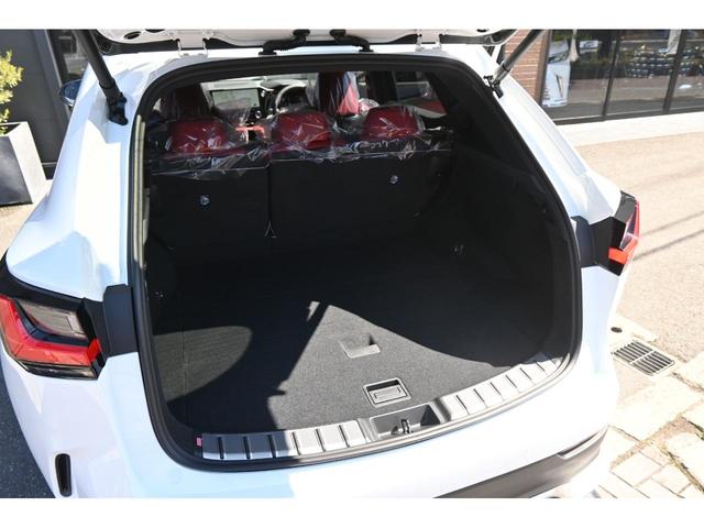 ＮＸ ＮＸ３５０ｈ　Ｆスポーツ　ＺＥＵＳコンプリートカーエアロ３点（Ｆ・Ｓ・Ｒ）・ＬＥＤデイライトキット・４本出しマフラー・ダウンサス・２２インチアルミホイール・リアゲートスポイラー・パノラマルーフ・ドライブレコーダー・置くだけ充電（27枚目）