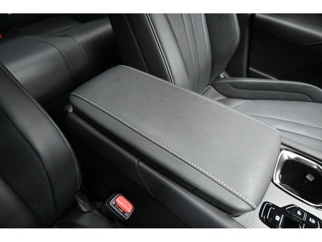 ＲＸ ＲＸ３５０　Ｆスポーツ　ＺＥＵＳエアロ（Ｆ／Ｓ／Ｒ）・フロントグリルガーニッシュ・リヤゲートスポイラー・４本出しマフラー・オレンジブレーキキャリパー・２２インチアルミ・電動パノラマルーフ・デジタルＭ・輻射ヒーター（35枚目）