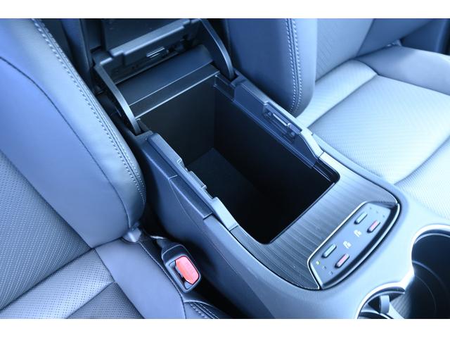 ハリアーハイブリッド Ｚ　レザーパッケージ・ナイトシェード　ノーマルカー・応急用スペアタイヤ・調光式パノラマルーフ・ＩＴＳコネクト・パノラミックビューモニター・ＪＢＬ・デジタルインナーミラー・シートヒーター・シートベンチレーション・ハンズフリーパワーバックドア（40枚目）
