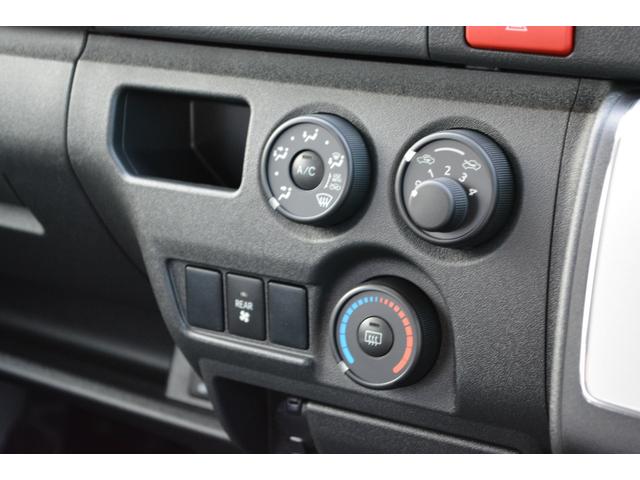 ハイエースバン DX GLパッケージ ノーマルカー・パノラミックビューモニター・SRSエアバック(助手席)・LEDヘッドランプ・デジタルインナーミラー・イージークローザー・リアクーラー・リアヒーター・センターアッパーピラーガーニッシュ(28枚目)