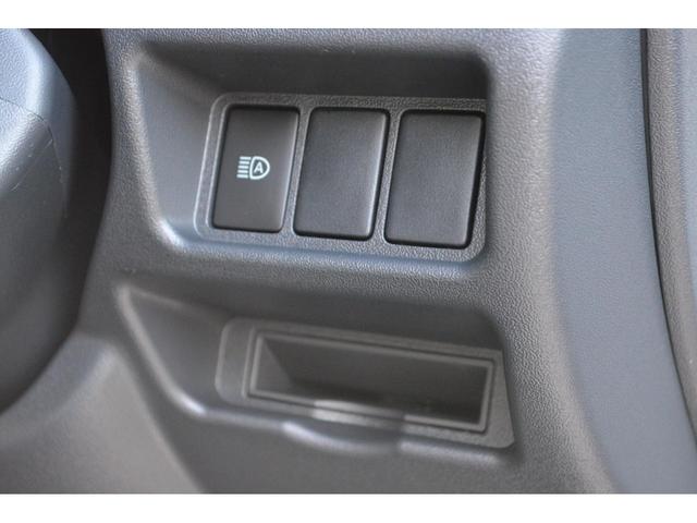 ハイエースバン DX GLパッケージ ノーマルカー・パノラミックビューモニター・SRSエアバック(助手席)・LEDヘッドランプ・デジタルインナーミラー・イージークローザー・リアクーラー・リアヒーター・センターアッパーピラーガーニッシュ(39枚目)