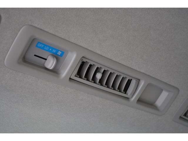 ハイエースバン DX GLパッケージ ノーマルカー・パノラミックビューモニター・SRSエアバック(助手席)・LEDヘッドランプ・デジタルインナーミラー・イージークローザー・リアクーラー・リアヒーター・センターアッパーピラーガーニッシュ(48枚目)