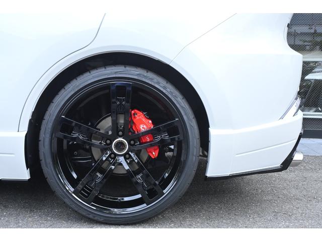 ハリアーハイブリッド Z レザーパッケージ・ナイトシェード ZEUSエアロ(F/S/R)・フロントグリル・ドアミラーカバー・カーボン調ピラーパネル・リアゲートスポイラー・2本出しマフラーカッター・22インチAW・ダウンサス・パノラマルーフ・スペアタイヤ・ITS(8枚目)
