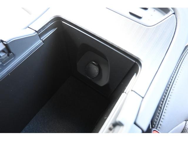 ハリアーハイブリッド Z レザーパッケージ・ナイトシェード ZEUSエアロ(F/S/R)・フロントグリル・ドアミラーカバー・カーボン調ピラーパネル・リアゲートスポイラー・2本出しマフラーカッター・22インチAW・ダウンサス・パノラマルーフ・スペアタイヤ・ITS(46枚目)