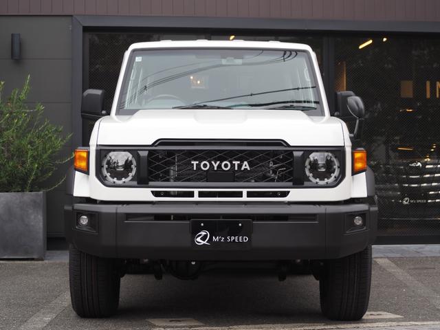 ランドクルーザー７０ ＡＸ　ＡＸ（５名）・ノーマルカー・バックカメラ　ＬＥＤヘッドライト・禁煙車・クルーズコントロール・電動デフロック　丸目ＬＥＤヘッドライト・１６インチアルミホイール・トヨタセーフティセンス（9枚目）