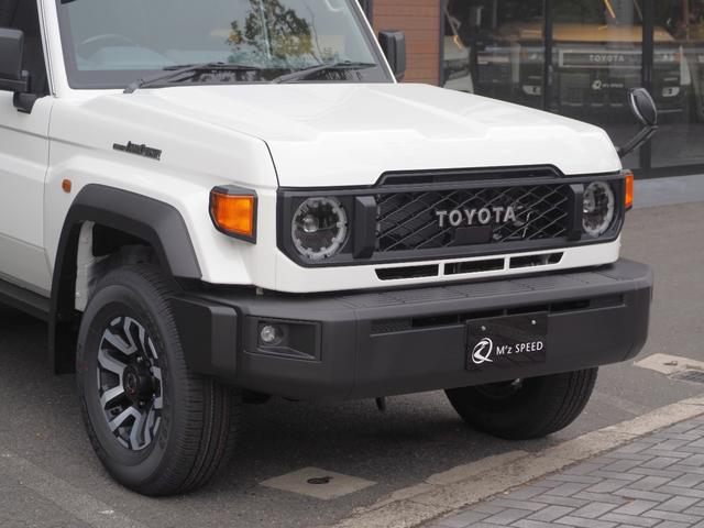 ランドクルーザー７０ ＡＸ　ＡＸ（５名）・ノーマルカー・バックカメラ　ＬＥＤヘッドライト・禁煙車・クルーズコントロール・電動デフロック　丸目ＬＥＤヘッドライト・１６インチアルミホイール・トヨタセーフティセンス（10枚目）