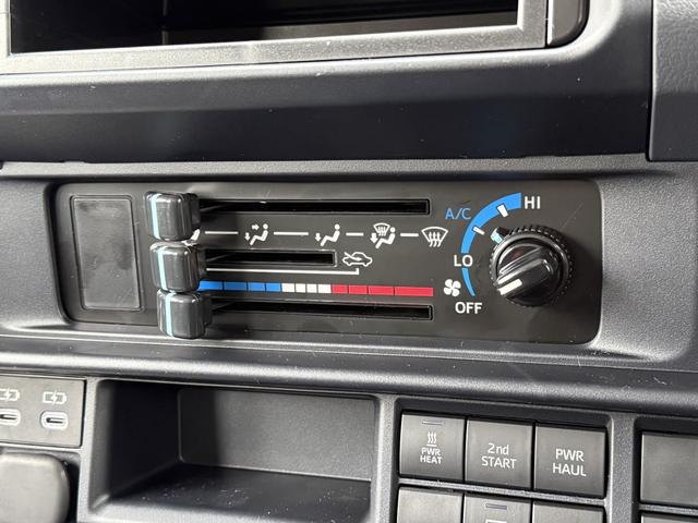 ランドクルーザー７０ ＡＸ　ＡＸ（５名）・ノーマルカー・バックカメラ　ＬＥＤヘッドライト・禁煙車・クルーズコントロール・電動デフロック　丸目ＬＥＤヘッドライト・１６インチアルミホイール・トヨタセーフティセンス（33枚目）