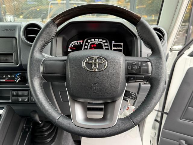 ランドクルーザー７０ ＡＸ　ＡＸ（５名）・ノーマルカー・バックカメラ　ＬＥＤヘッドライト・禁煙車・クルーズコントロール・電動デフロック　丸目ＬＥＤヘッドライト・１６インチアルミホイール・トヨタセーフティセンス（41枚目）