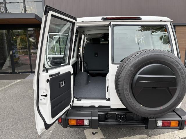 ランドクルーザー７０ ＡＸ　ＡＸ（５名）・ノーマルカー・バックカメラ　ＬＥＤヘッドライト・禁煙車・クルーズコントロール・電動デフロック　丸目ＬＥＤヘッドライト・１６インチアルミホイール・トヨタセーフティセンス（52枚目）