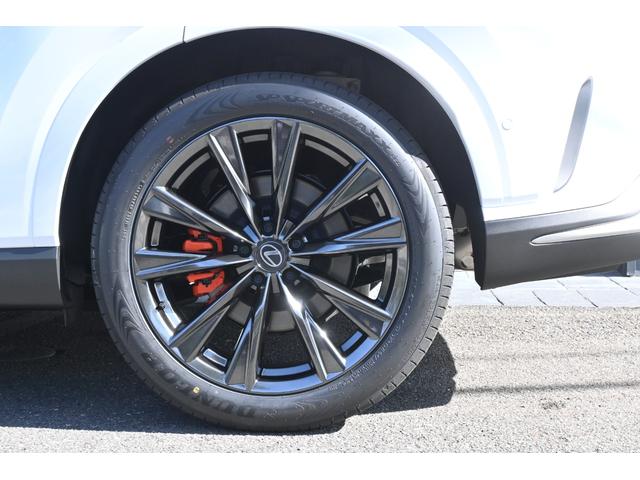 ＲＸ ＲＸ３５０　Ｆスポーツ　ノーマルカー・オレンジブレーキキャリパー・ＩＴＳコネクト・ドライブレコーダー（前後方）・デジタルインナーミラー・おくだけ充電・ルーフレール・パノラマルーフ・後席加倒シート・ヒーター（後席シート＋輻射）（8枚目）