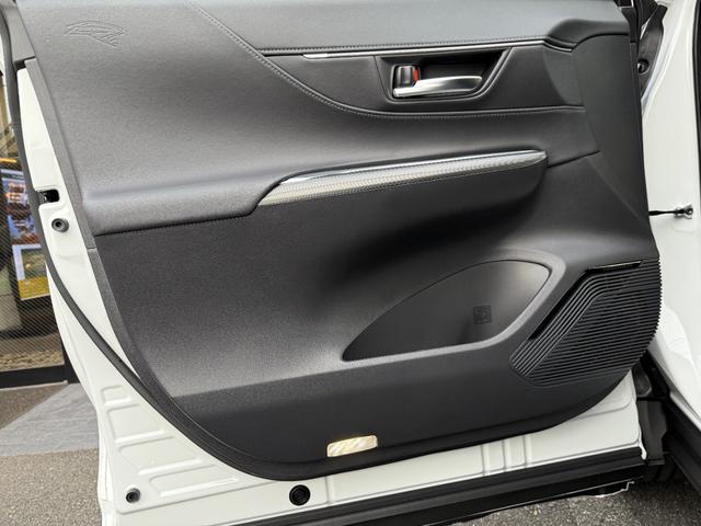 ハリアー Ｚ　レザーパッケージ　モデリスタエアロ（Ｆ／Ｓ／Ｒ）・デイライト・調光式パノラマルーフ・ＩＴＳコネクト・アクセサリーコンセント・応急用スペアタイヤ・シートヒーター・シートベンチレーション・パノラミックビューモニター（42枚目）