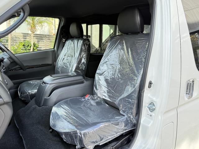 ハイエースバン スーパーＧＬ　ダークプライムＩＩ　ノーマルカー・デュアルパワースライドドア・両側固定リアサイドガラス・パノラミックビューモニター・デジタルインナーミラー・アクセサリーコンセント（27枚目）