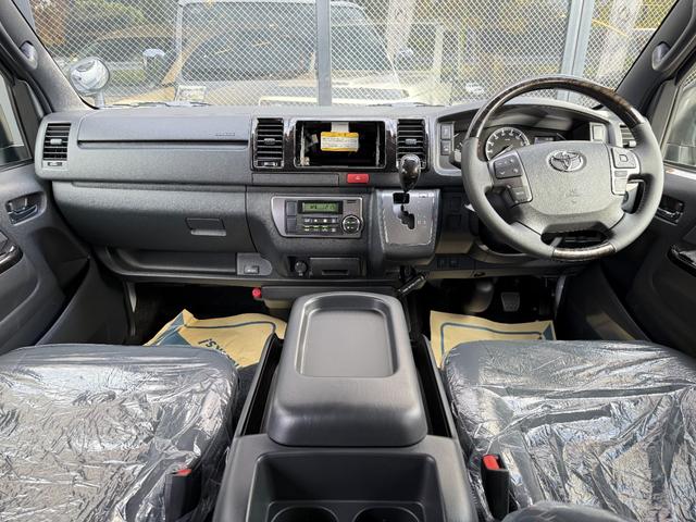 ハイエースバン スーパーＧＬ　ダークプライムＩＩ　ノーマルカー・デュアルパワースライドドア・両側固定リアサイドガラス・パノラミックビューモニター・デジタルインナーミラー・アクセサリーコンセント（37枚目）