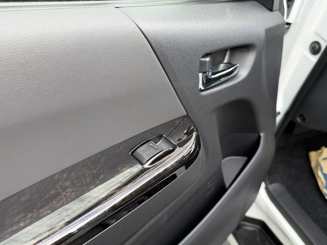 ハイエースバン スーパーＧＬ　ダークプライムＩＩ　ノーマルカー・デュアルパワースライドドア・両側固定リアサイドガラス・パノラミックビューモニター・デジタルインナーミラー・アクセサリーコンセント（47枚目）