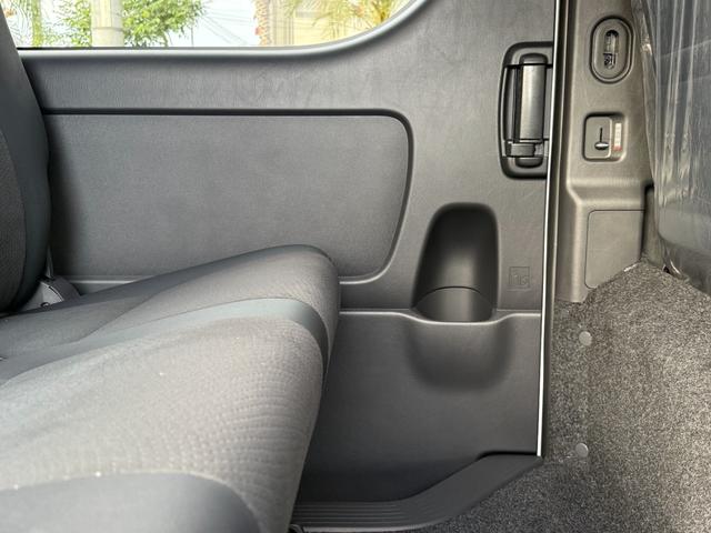 ハイエースバン スーパーＧＬ　ダークプライムＩＩ　ノーマルカー・デュアルパワースライドドア・両側固定リアサイドガラス・パノラミックビューモニター・デジタルインナーミラー・アクセサリーコンセント（53枚目）